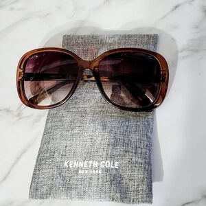 NWOT-Kenneth Cole Women's Butterfly Sunglasses in Tortoiseshell Pattern